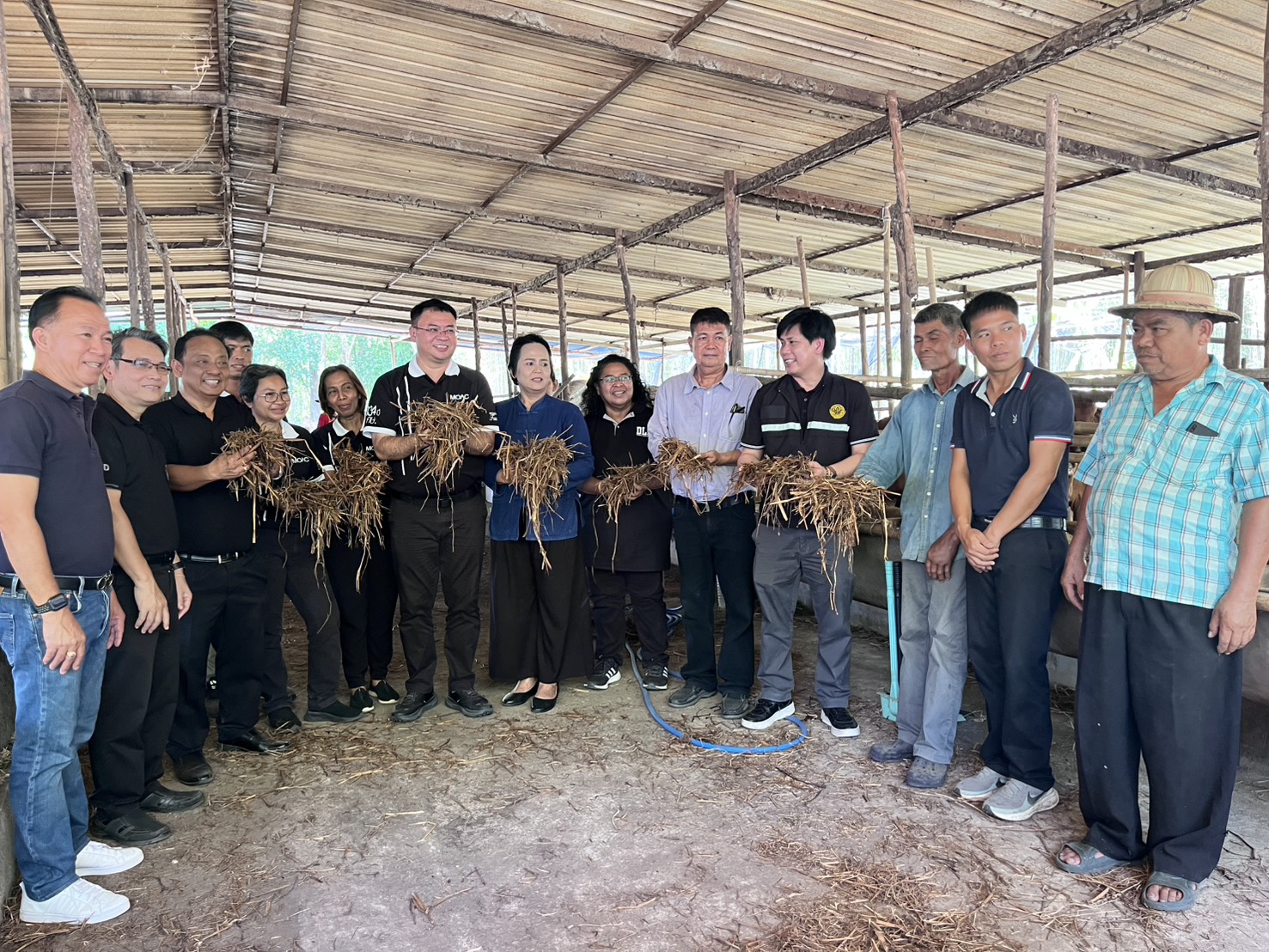 title - วันอังคารที่ 31 มีนาคม 2569 นายวิทูล ประดิษฐบุญ ปฏิรูปที่ดินจัังหวัดปราจีนบุรี พร้อมด้วย เจ้าหน้าที่ ส.ป.ก.ปราจีนบุรี เข้าร่วม กิจกรรมเปิดโครงการ Kick off การใช้ประโยชน์ จากฟางข้าวตาม 